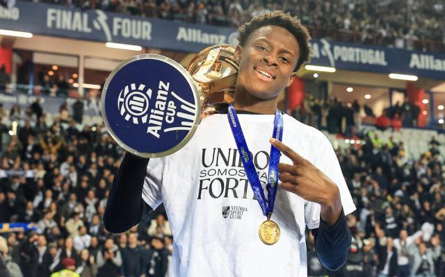 世界杯官方直播软件-王勤伯:巴黎的合同vs葡超的合同,18岁小孩怎么选?