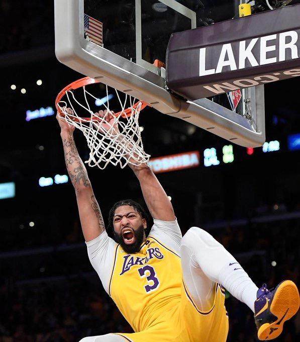 世界杯高清直播地址-大前中锋随意切换！戴维斯稳定发挥助湖人走出低谷