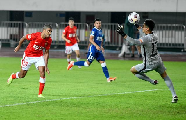 世界杯官方直播软件-严鼎皓已成郑智接班人？助攻王带广州队锁定争冠赛