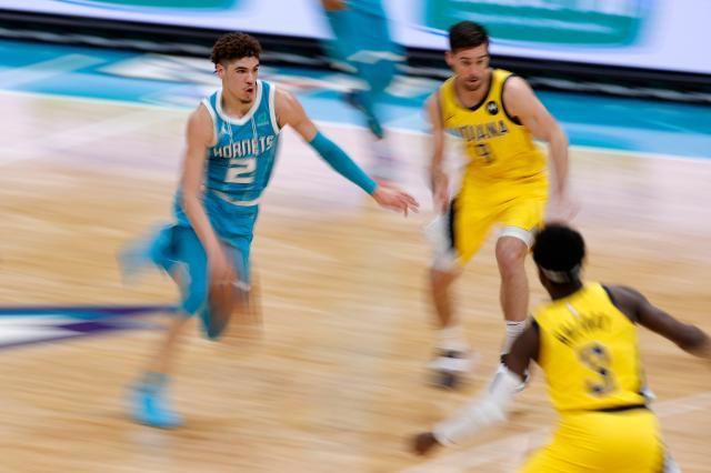 1621436573334004474.jpg 世界杯手机观看平台-惨败27分为赛季收尾,黄蜂在痛苦的结局中看到希望