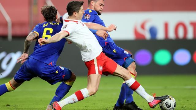 1617176519117045149.jpg 世界杯官方直播软件-纪录悬了,欧冠也悬了?世一锋给六冠王出“送命题”