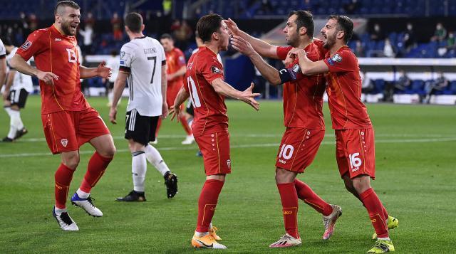 世界杯手机观看平台-刚攒回的信心又输掉了，勒夫拿世预赛“试错”值得吗